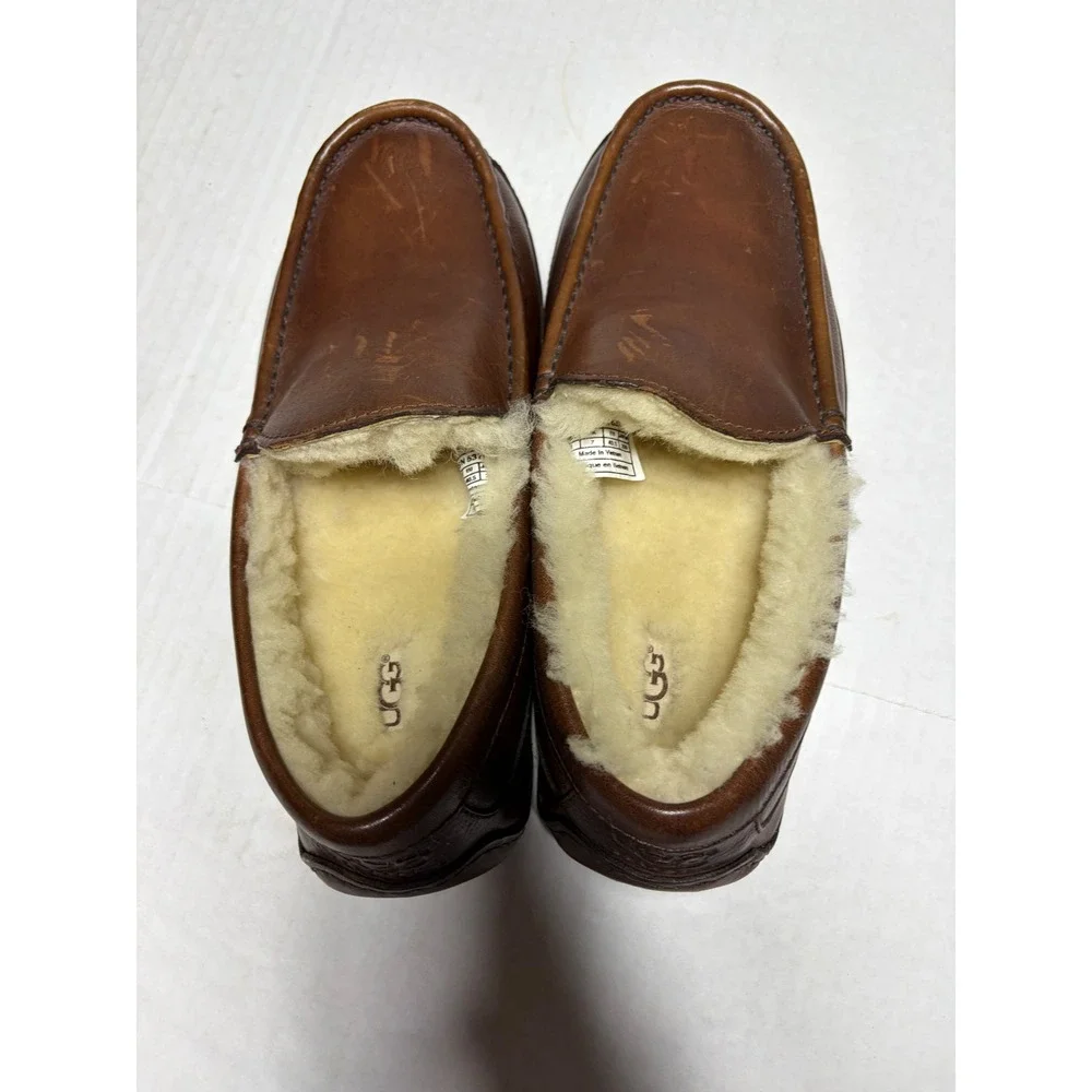 UGG ascot leather