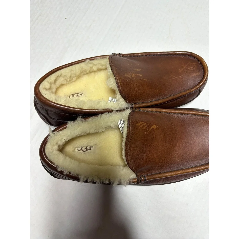 UGG ascot leather