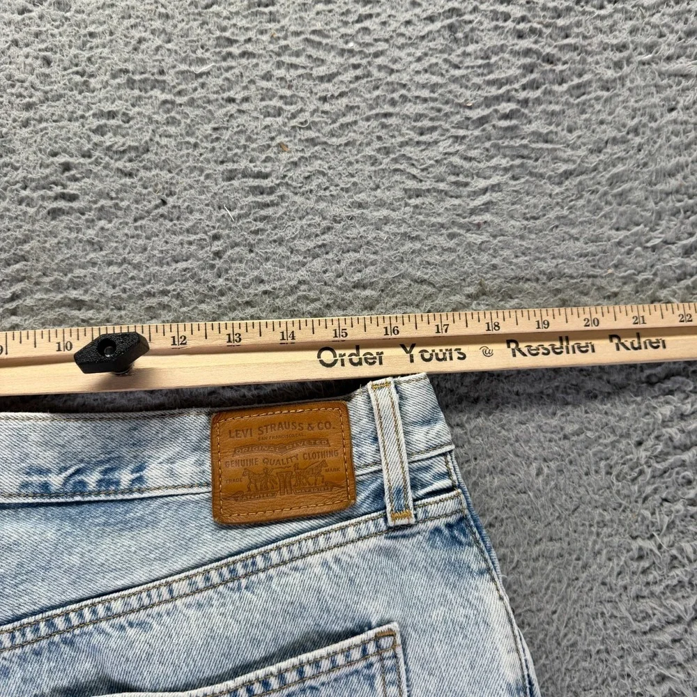 Levis there discrepancy