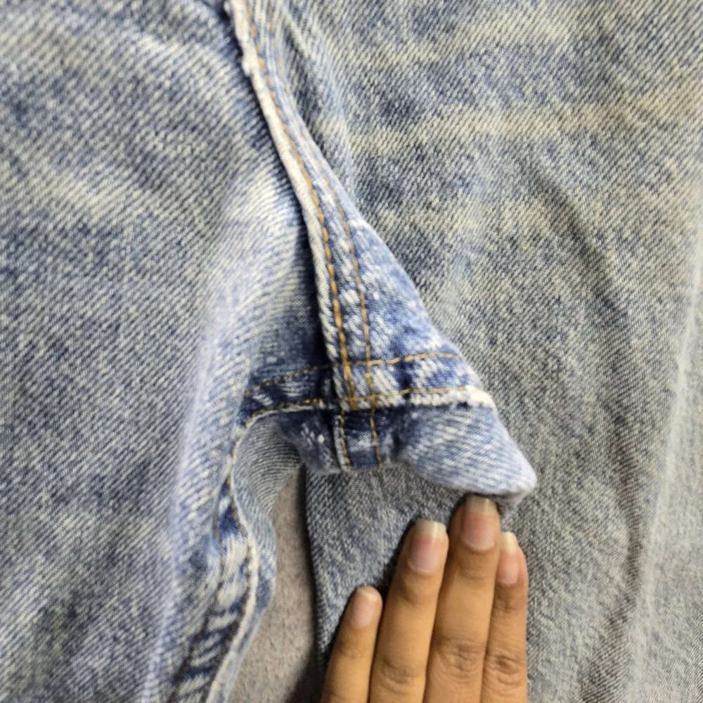 Carhartt ***stains item