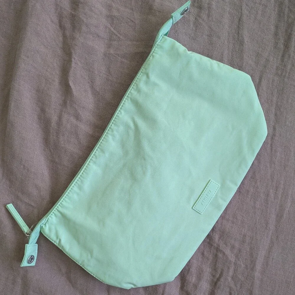 🌸 Athleta All About LARGE Cosmetic Pouch in Lighthouse Green NWT