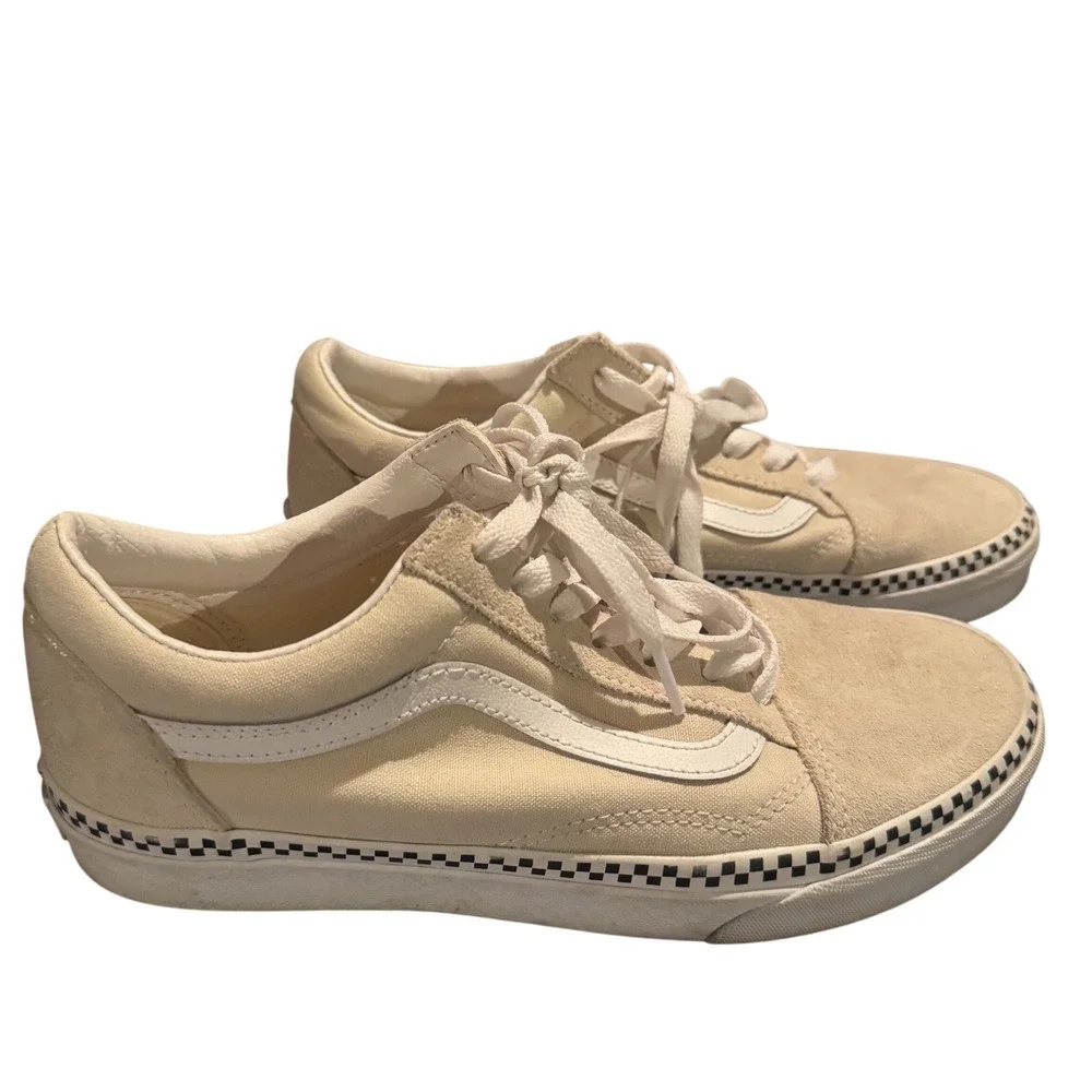 Vans detail plenty