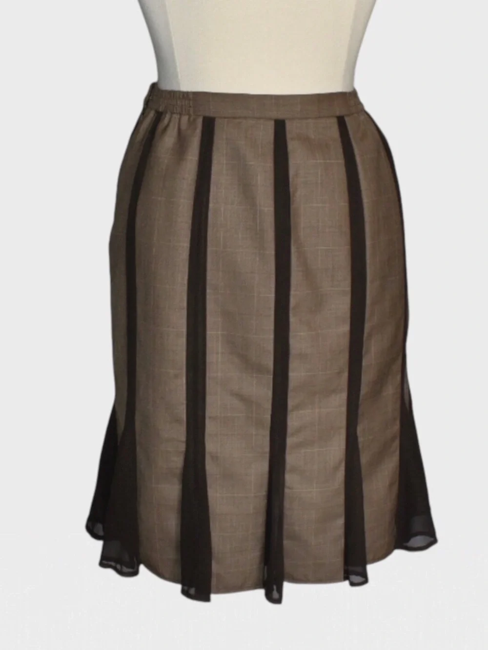 Amanda Smith features woven