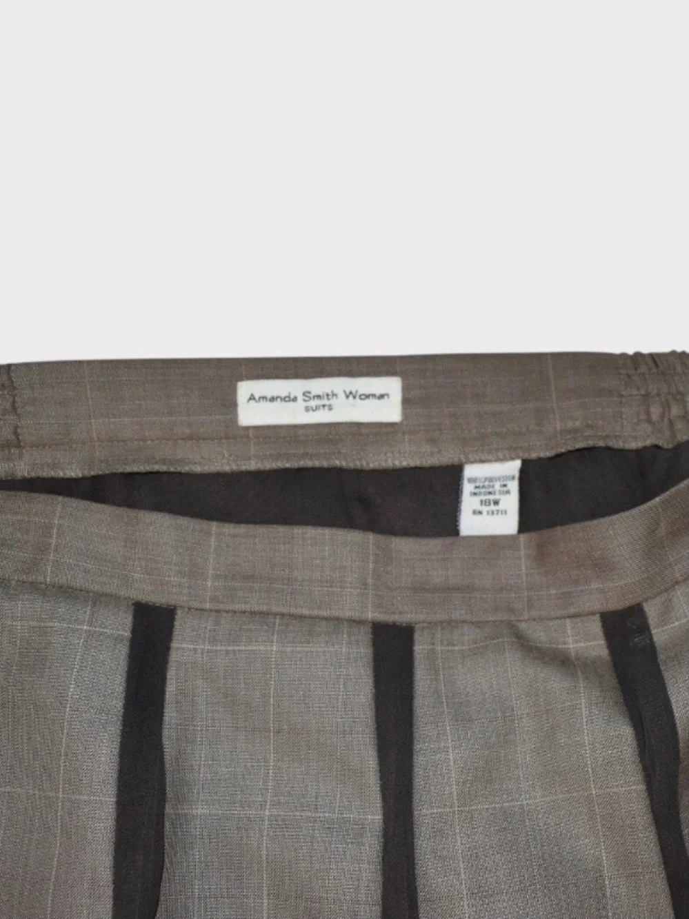 Amanda Smith features woven