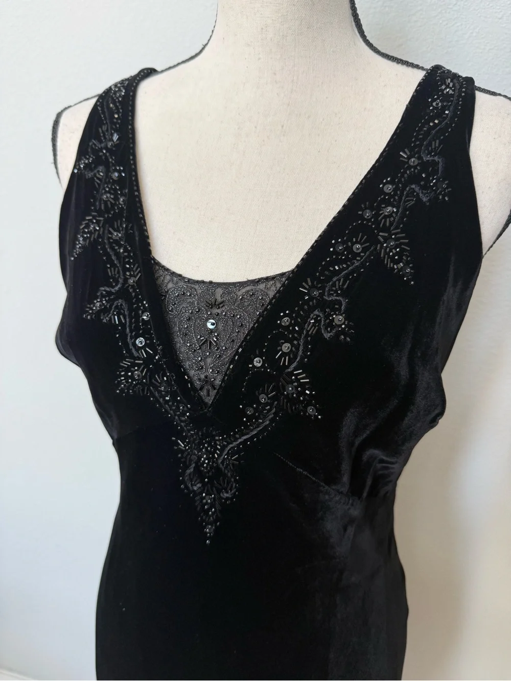 Jones New York sleeveless velvet