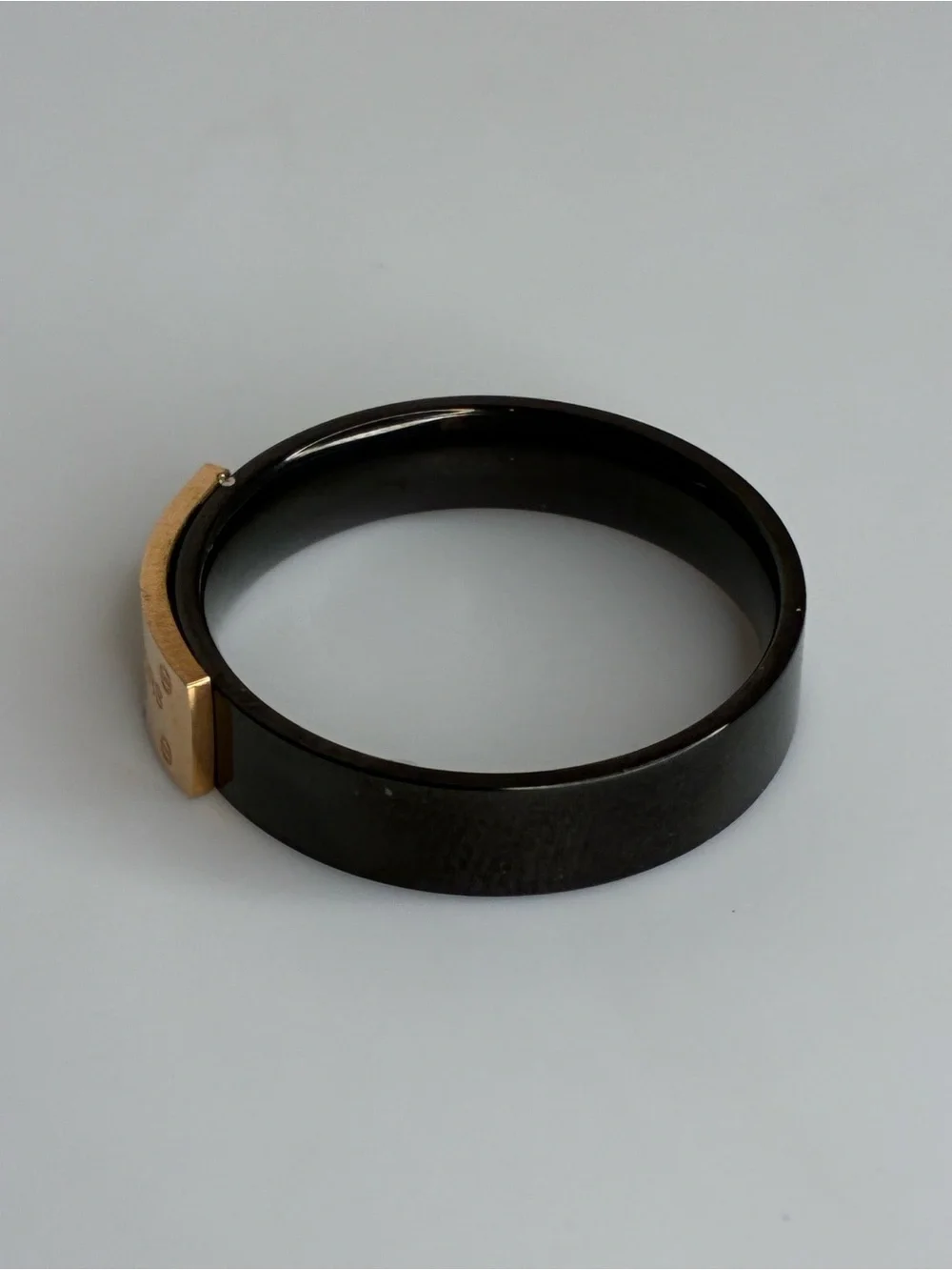 N/A black ring