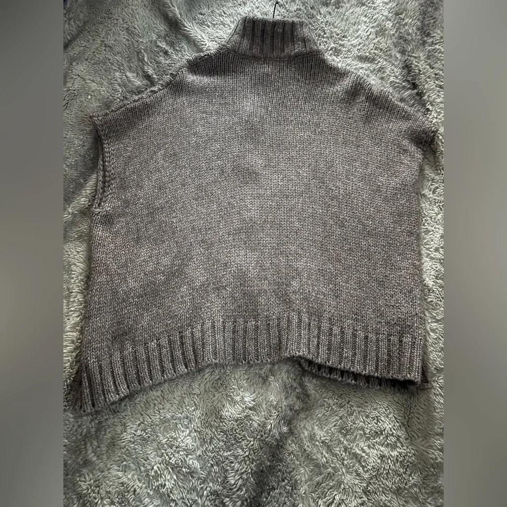 Elsamanda stay warm