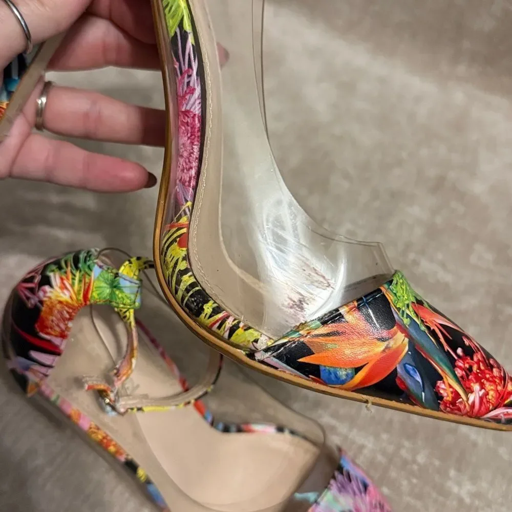 Liliana vibrant floral