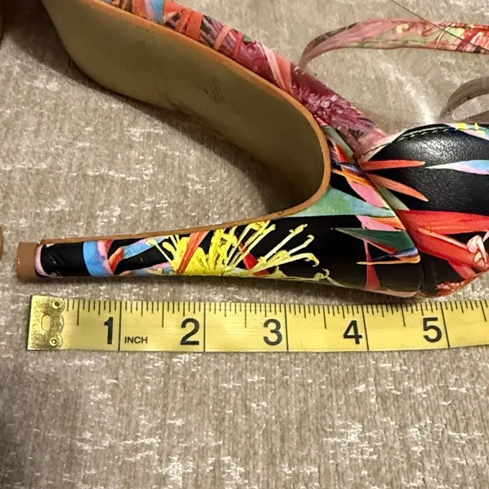Liliana vibrant floral