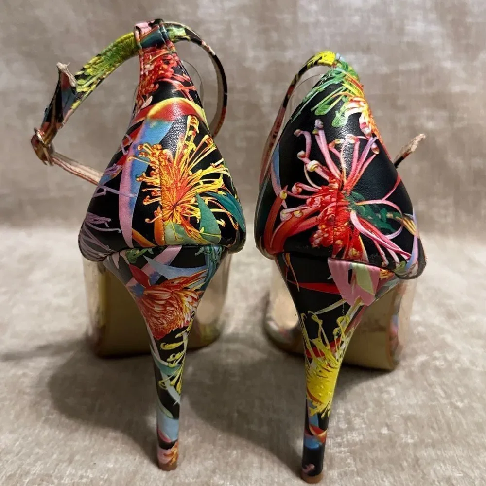Liliana vibrant floral