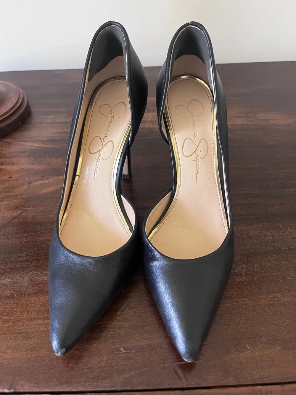 Jessica Simpson pumps design