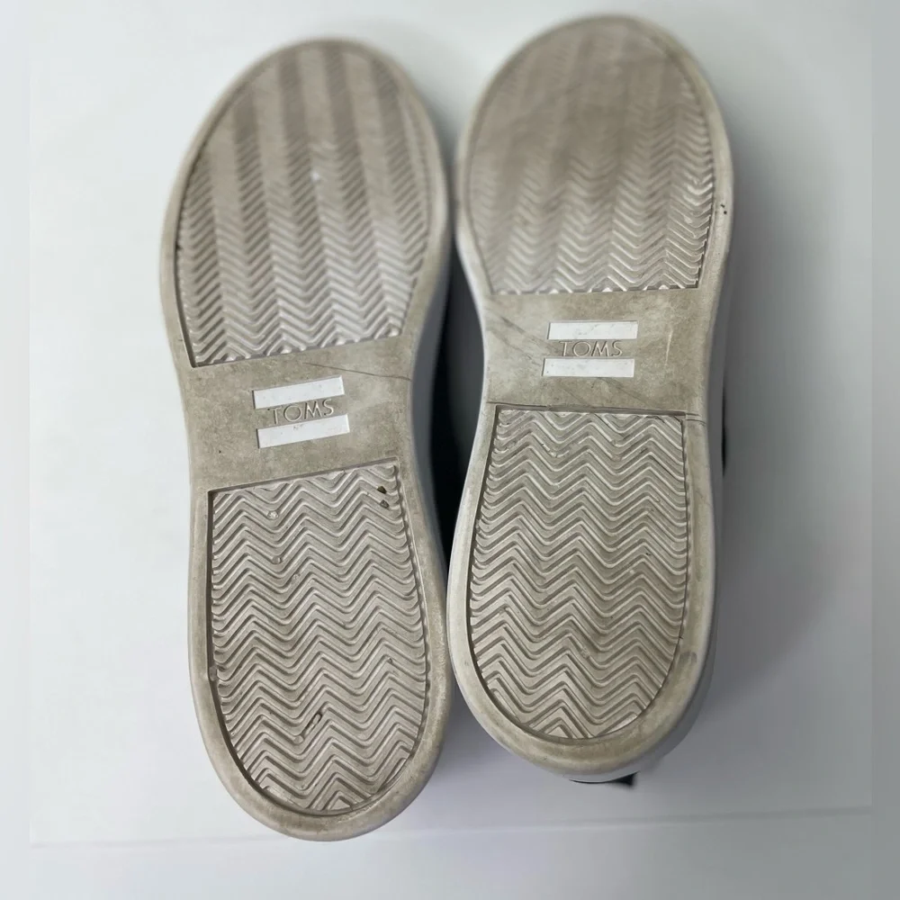 Toms women’s pre shoes