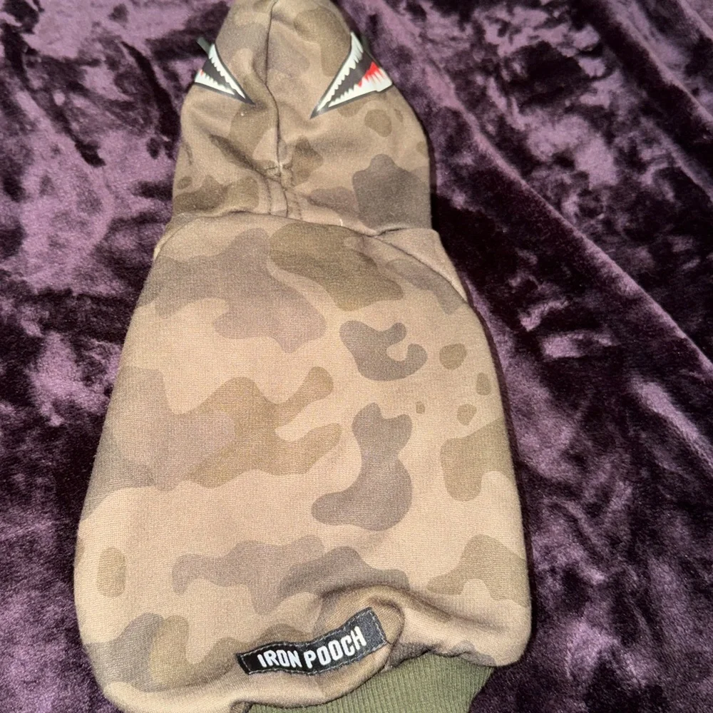 iron pooch stylish olive