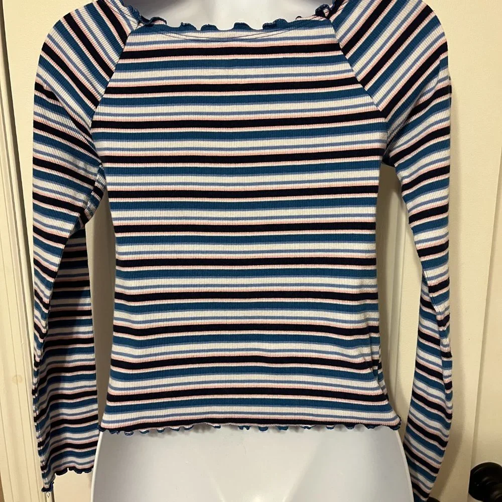 Justice top neckline comfy