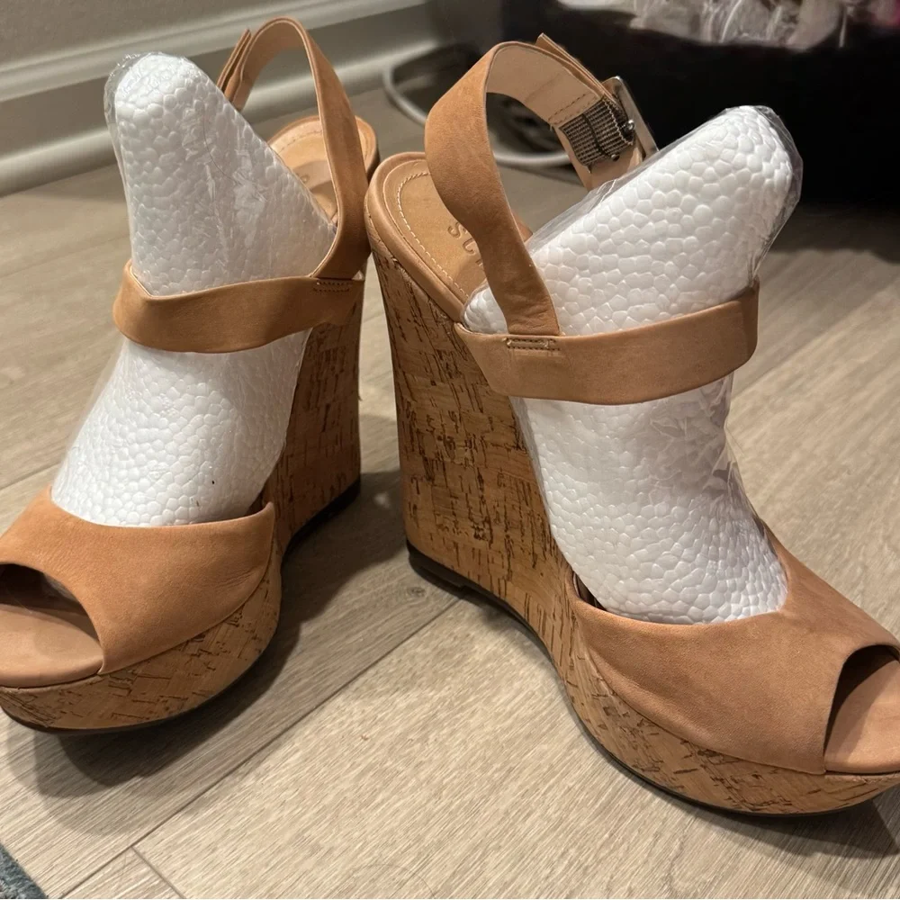 SCHUTZ tan suede