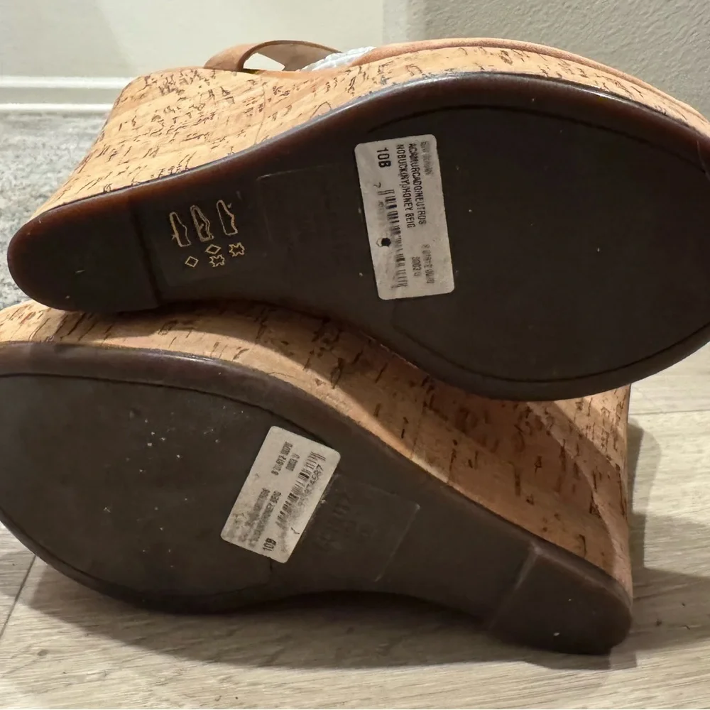 SCHUTZ tan suede