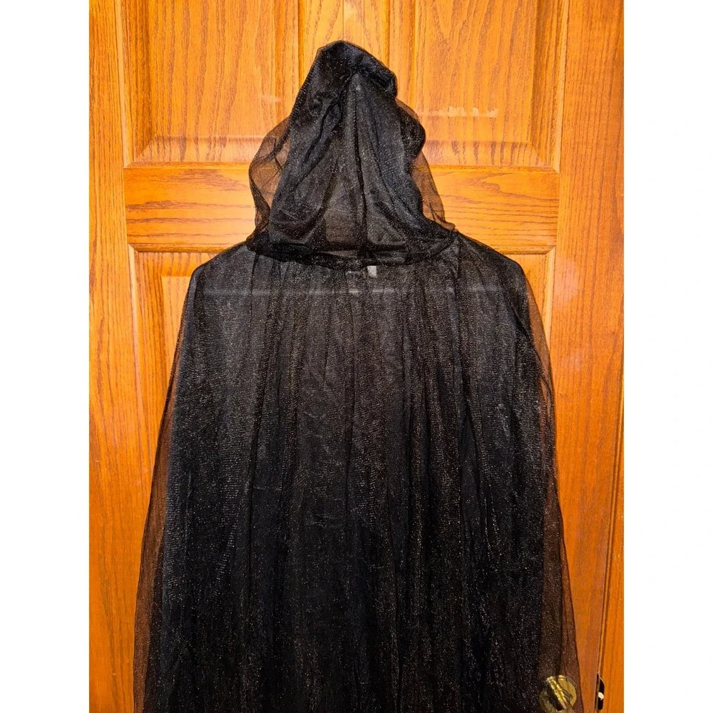N/A hooded cape