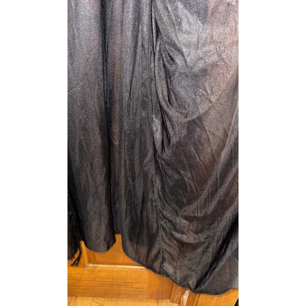 N/A hooded cape