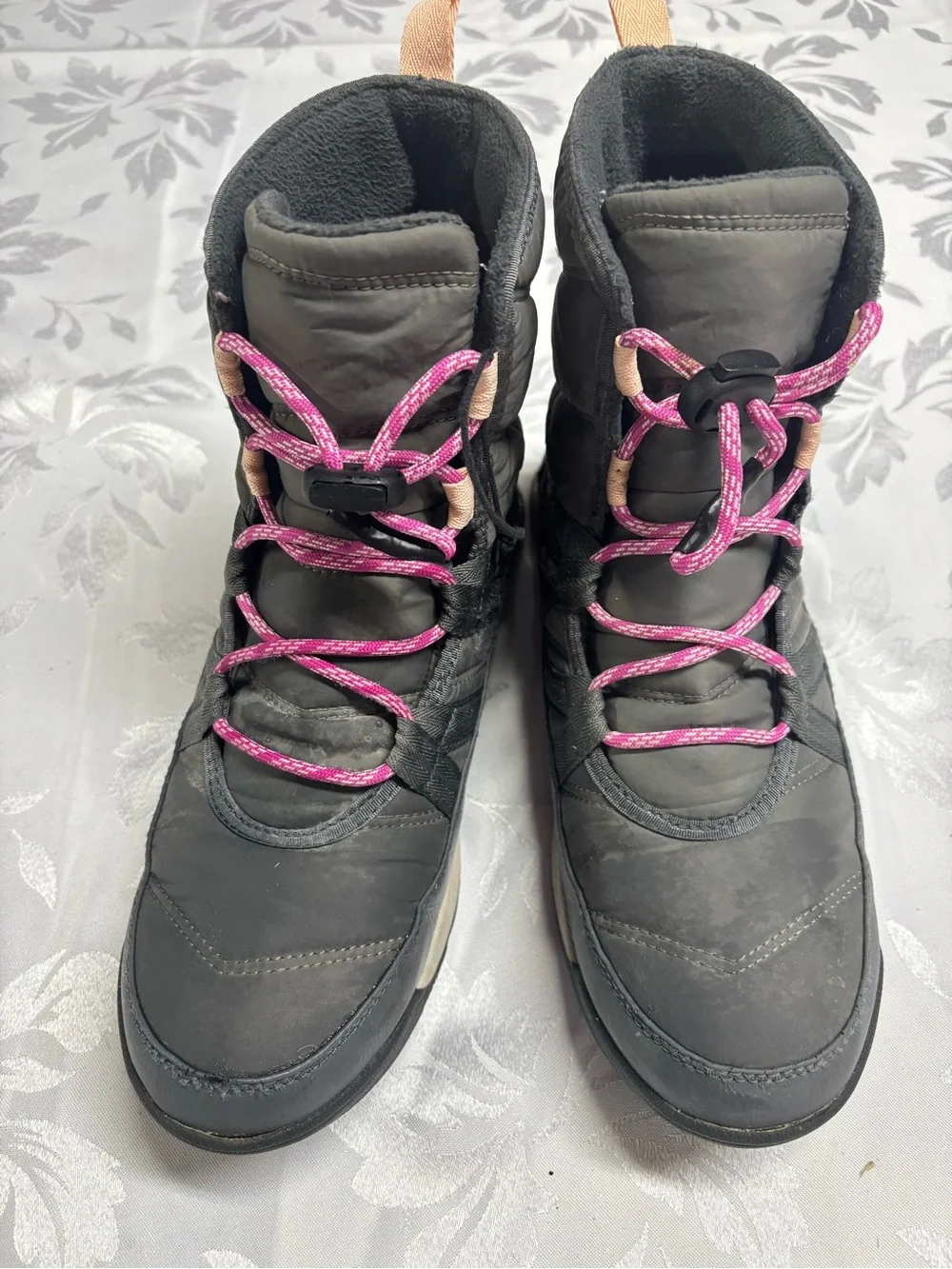 Used women’s sorel winter boot size 7