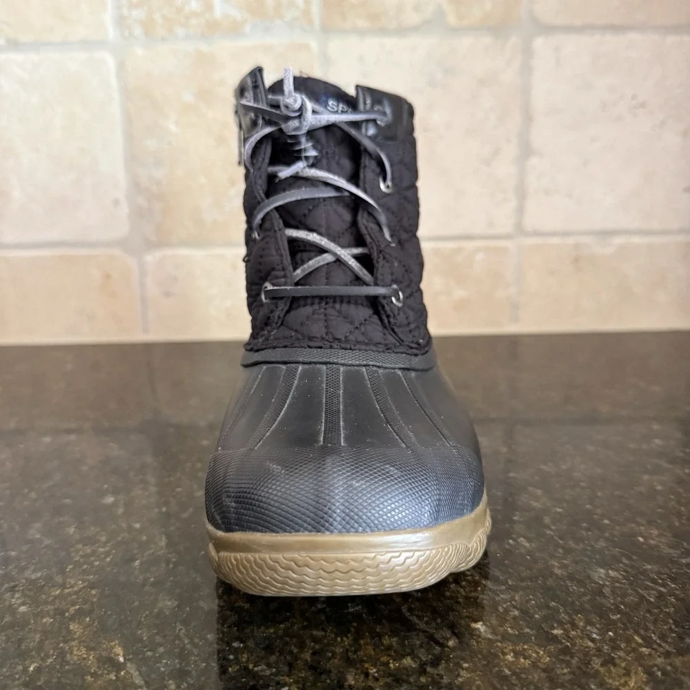 Sperry cosmetic shows tread