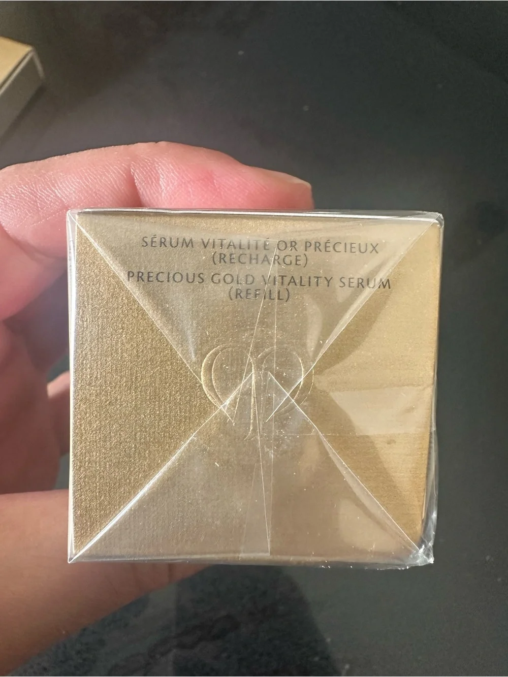 cle de peau skin texture serum