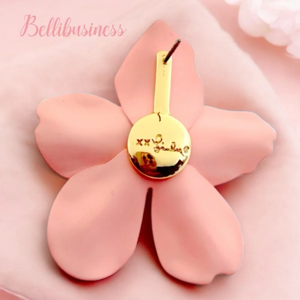 Lilly Pulitzer flower orchid floral
