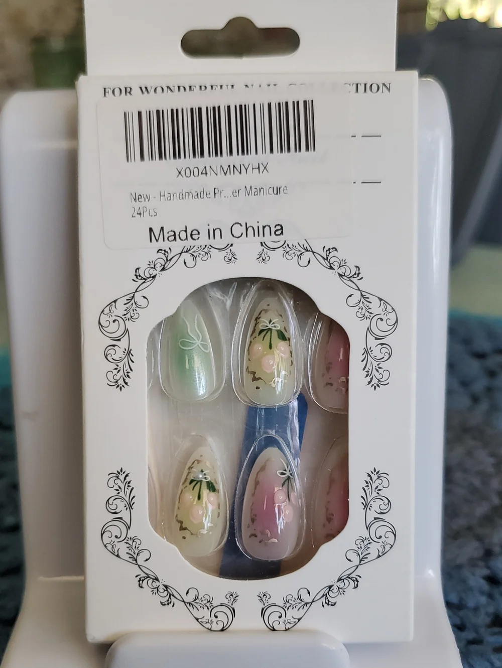 Handmade Floral Press-On Nails — Pastel Green & Pink #11