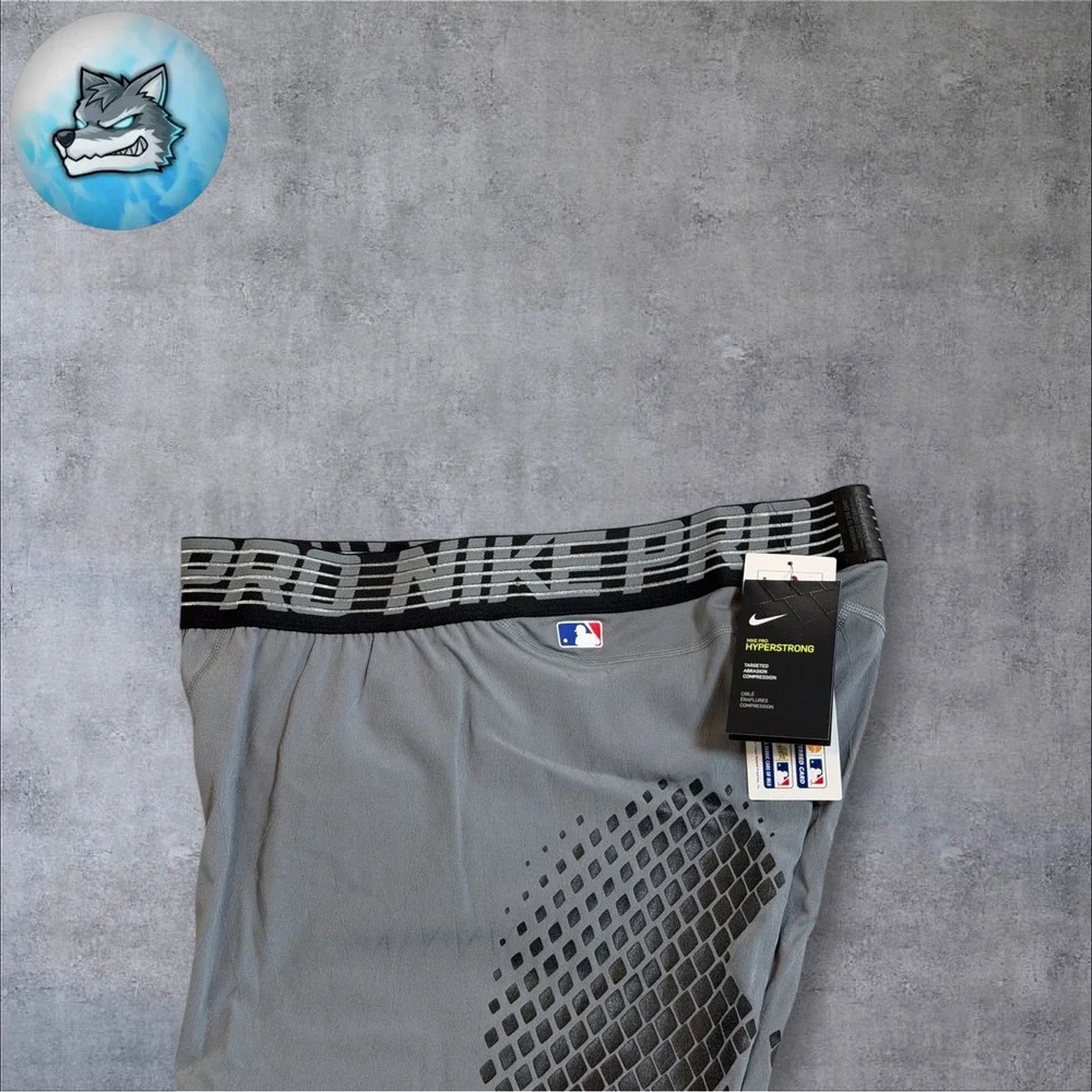 Nike pro hyperstrong