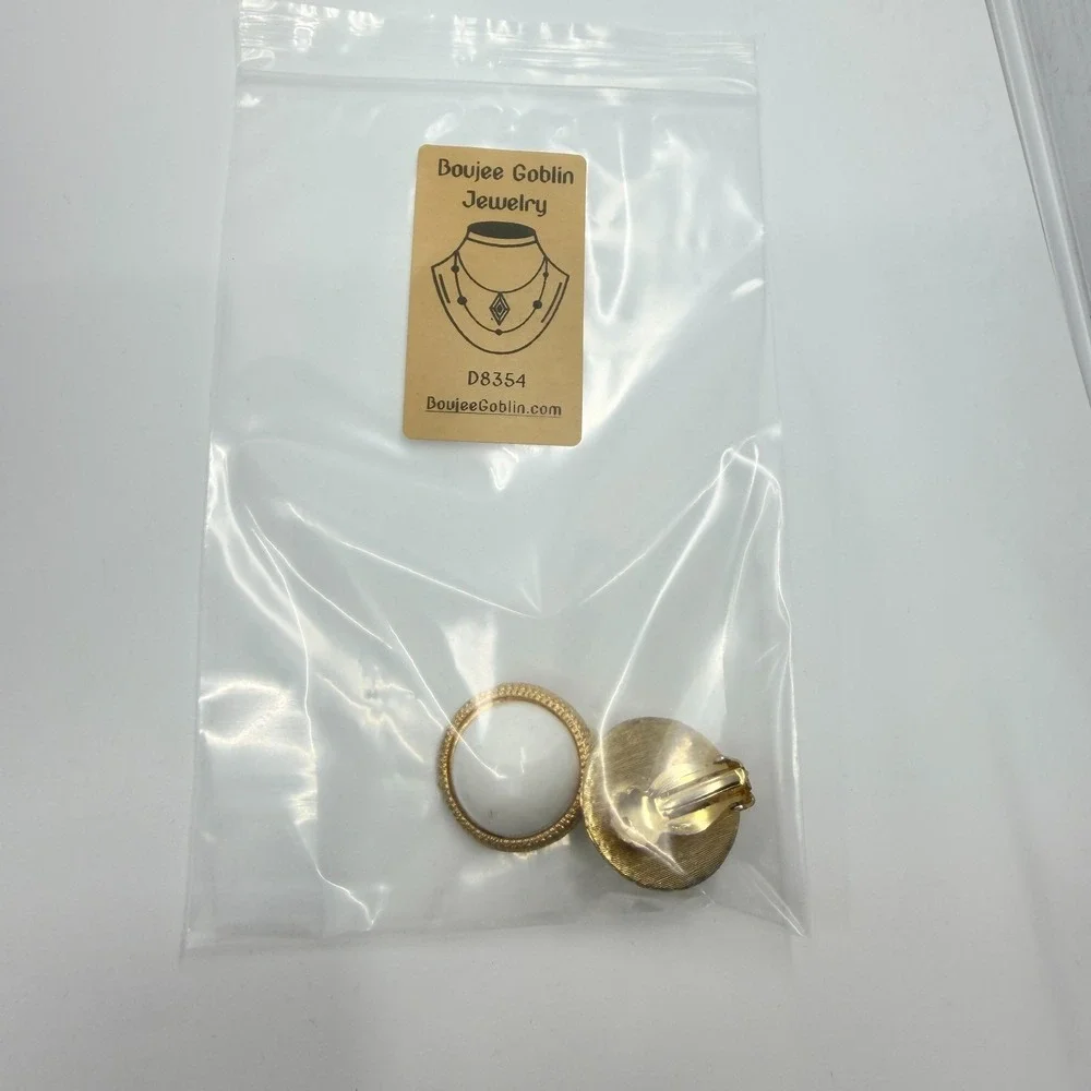 N/A classic earrings finds