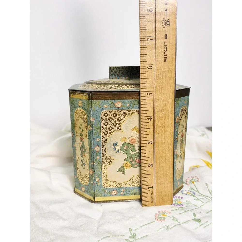 N/A vintage tin
