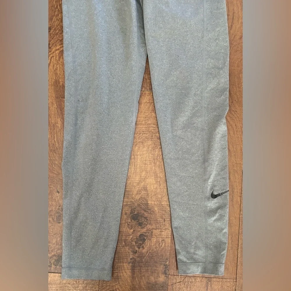 Nike pro womens