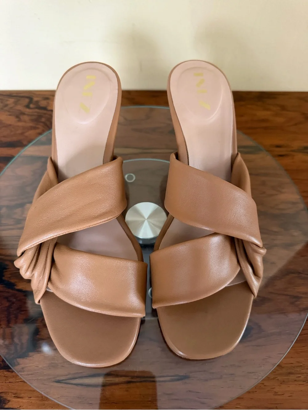 Inez isa heel