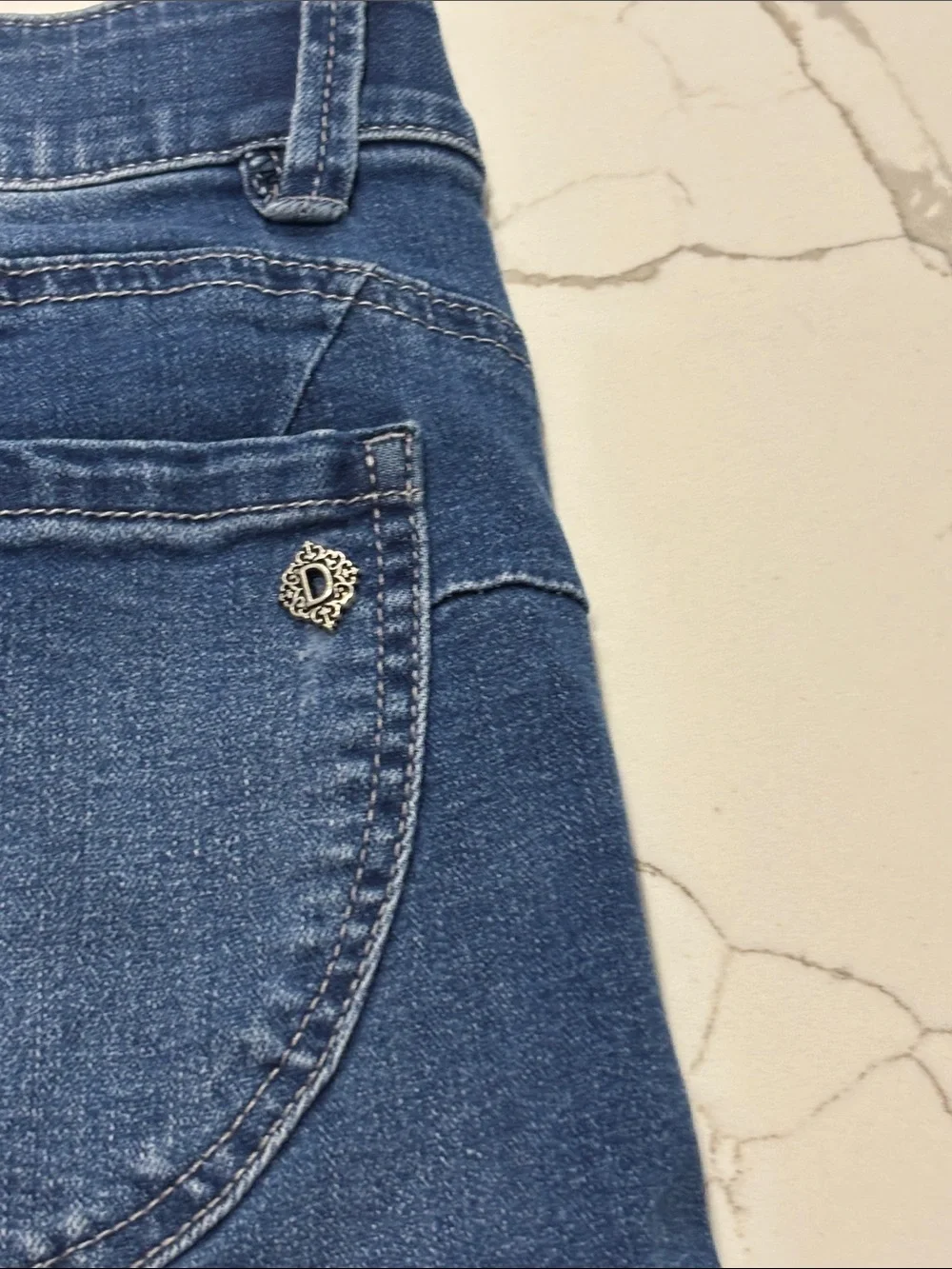 Democracy 476 women’s