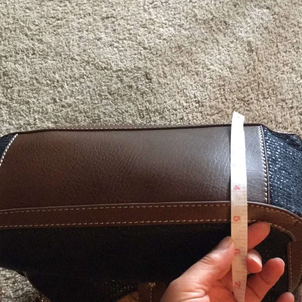 Relic black purse
