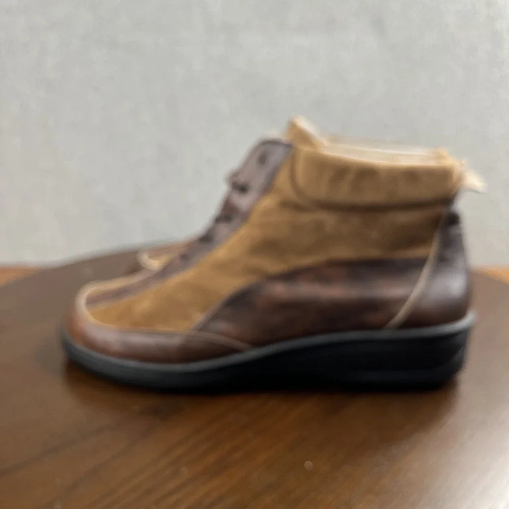 Arcopedico suede chukka