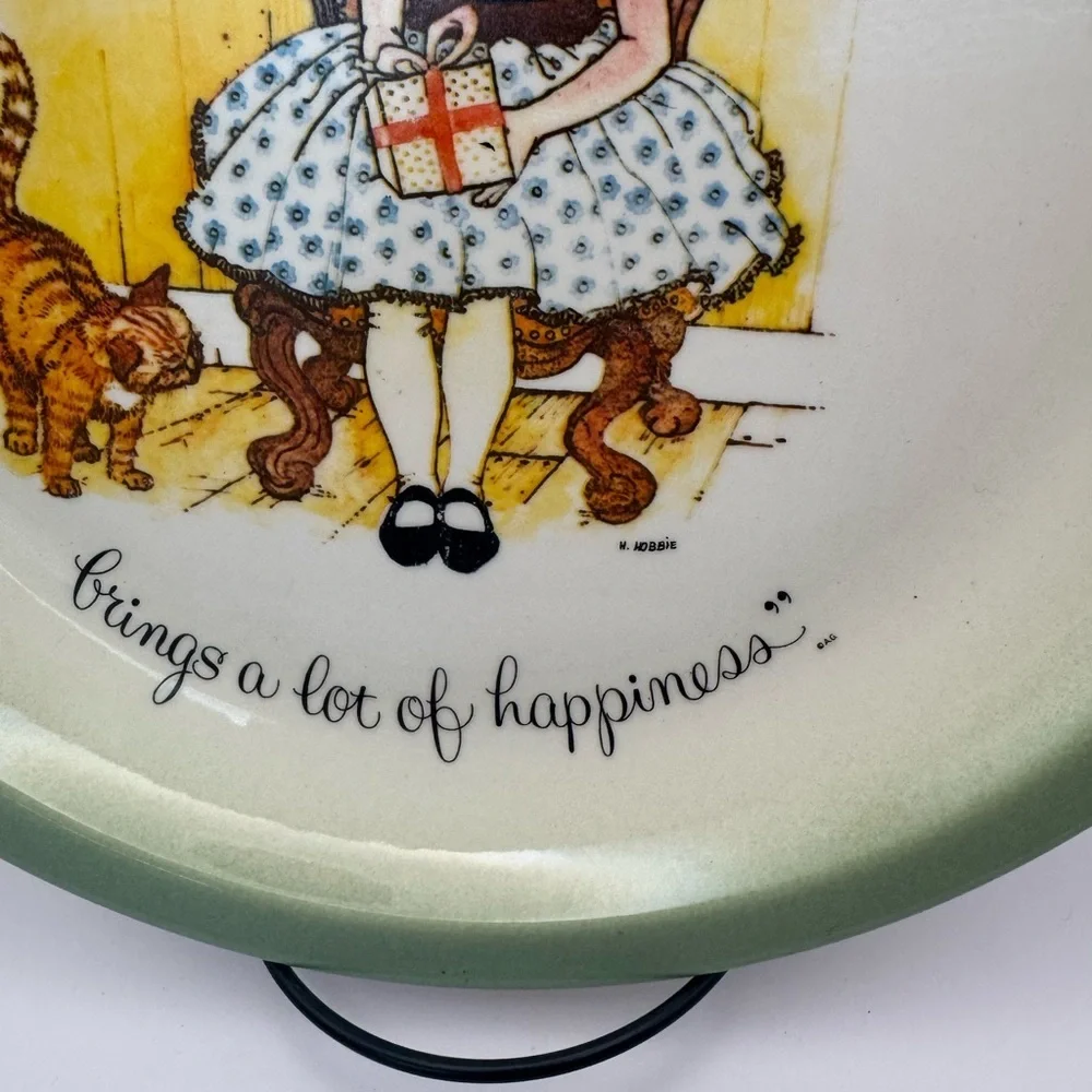 Holly Hobbie plate mint