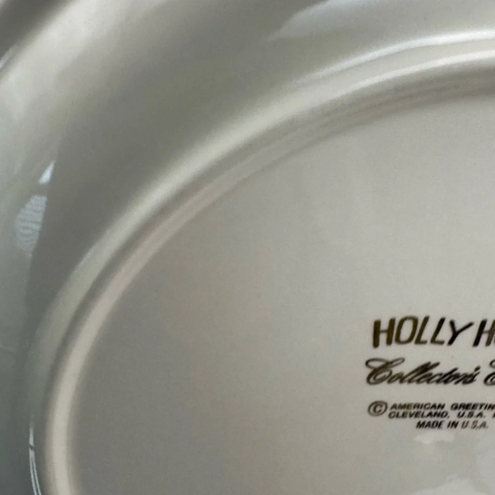 Holly Hobbie plate mint