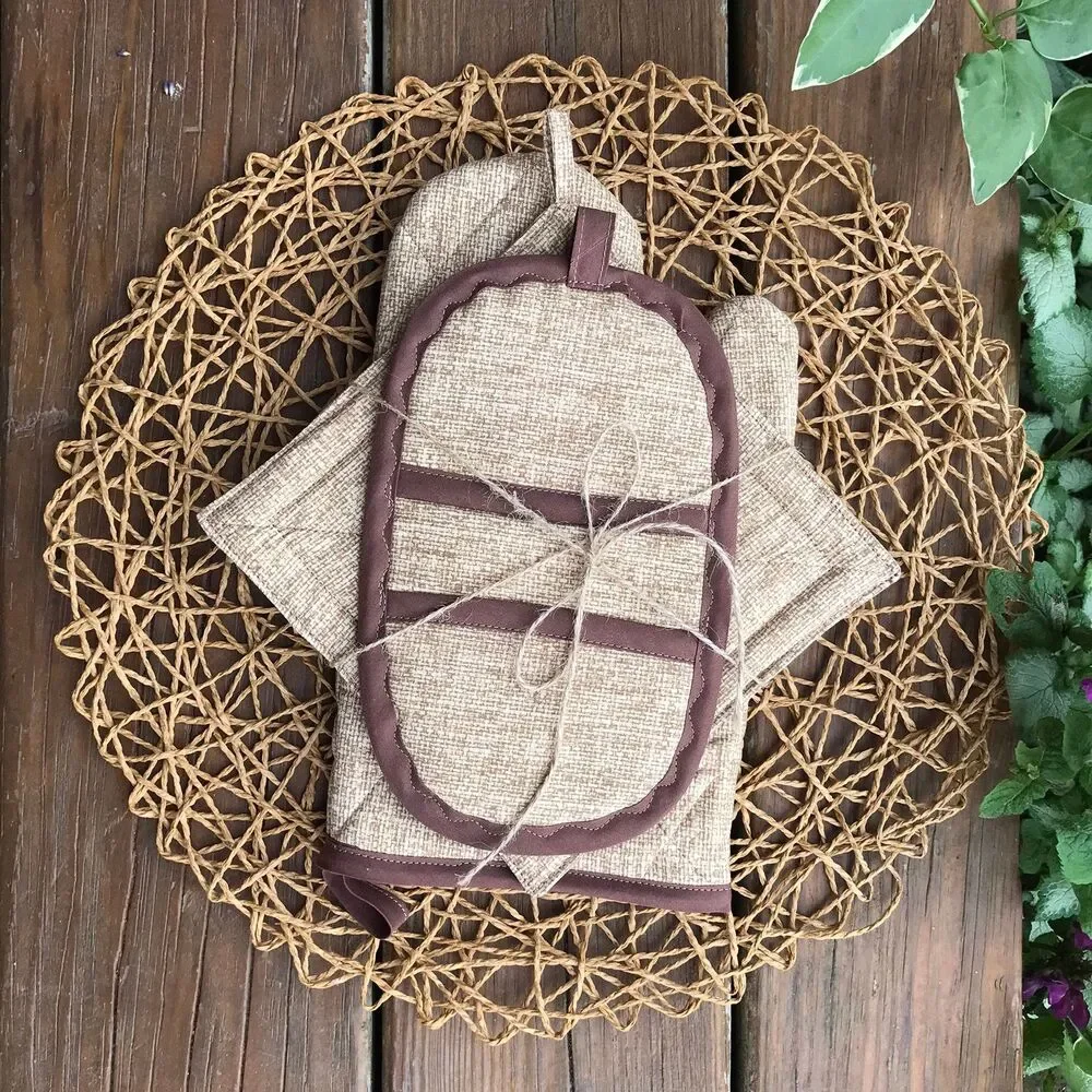 Handmade oven mitt