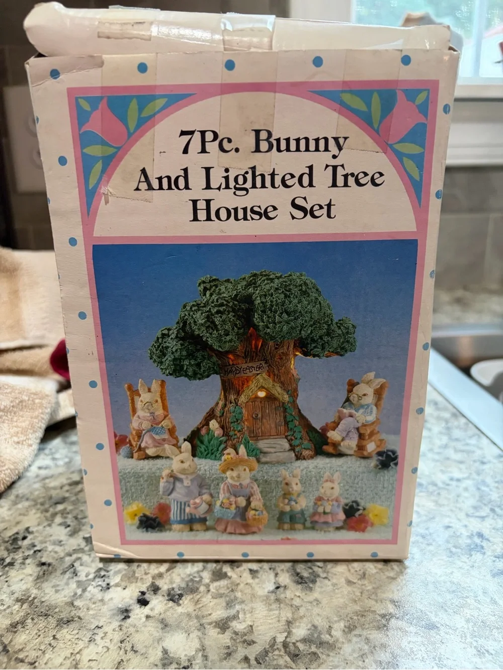 Lighted Tree House with 5-Piece Bunny Figurine Set