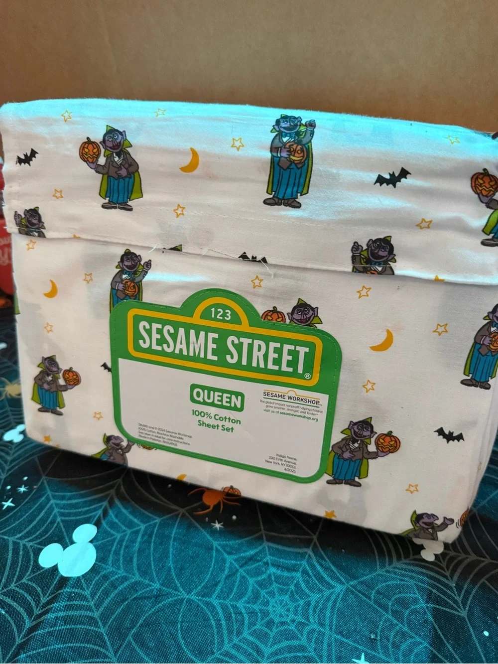 Sesame Street Queen Count Dracula White Halloween Character Cotton Sheet Set