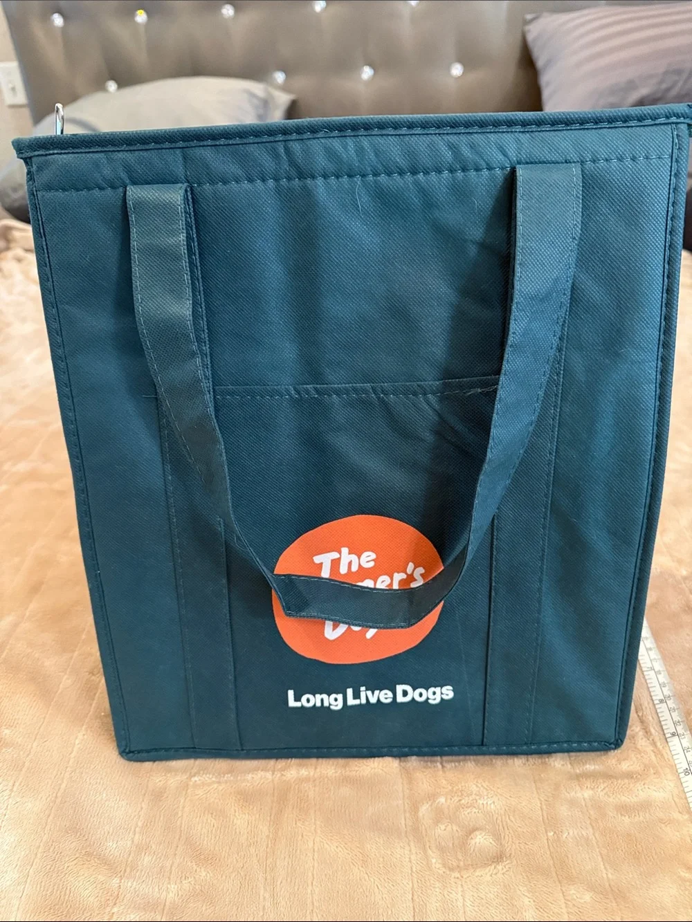 The Farmer’s Dog tote treats approved