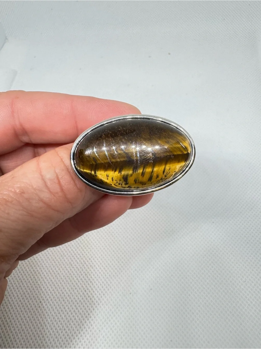 Unknown metal oversized beautiful