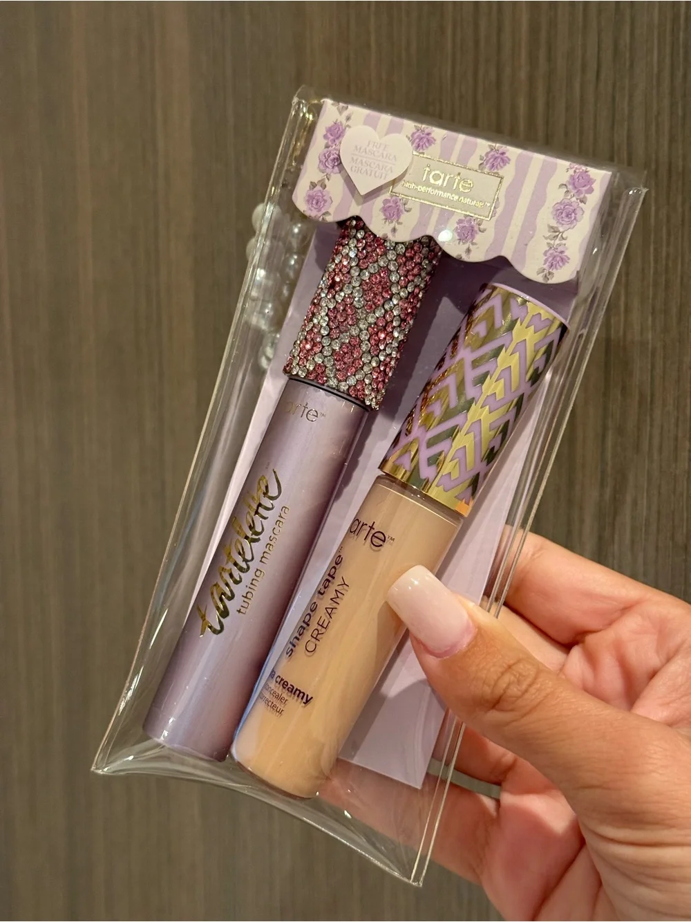 tarte compact featuring