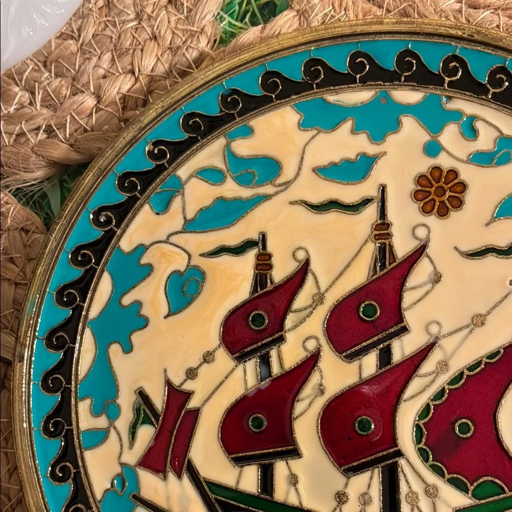 Vintage accents decorative waves