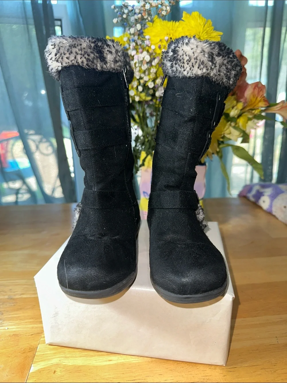N/A cozy black