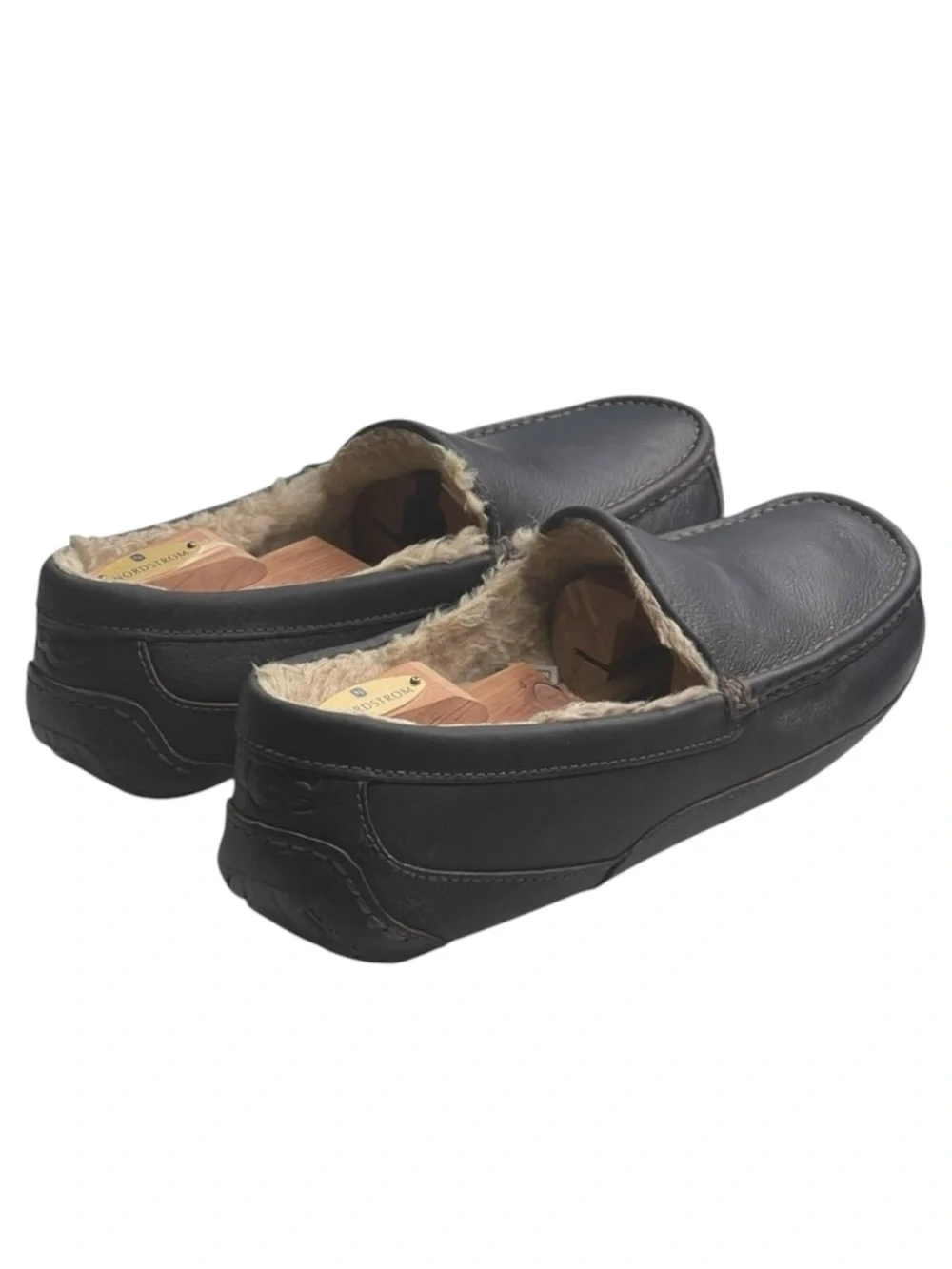 UGG ascot sherpa