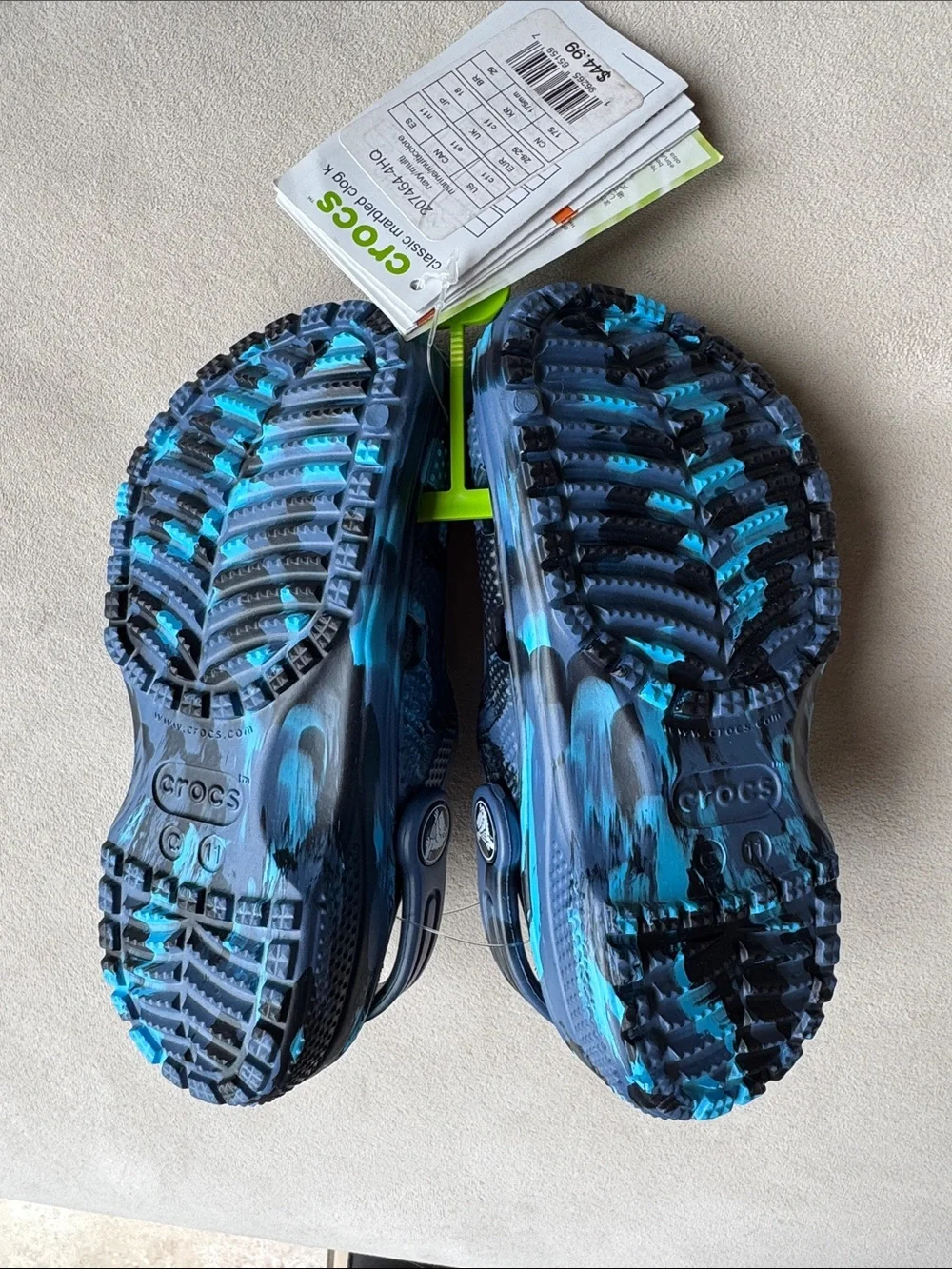 CROCS nwt size