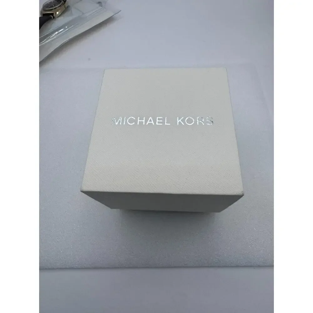Michael Kors quartz stylish bezel