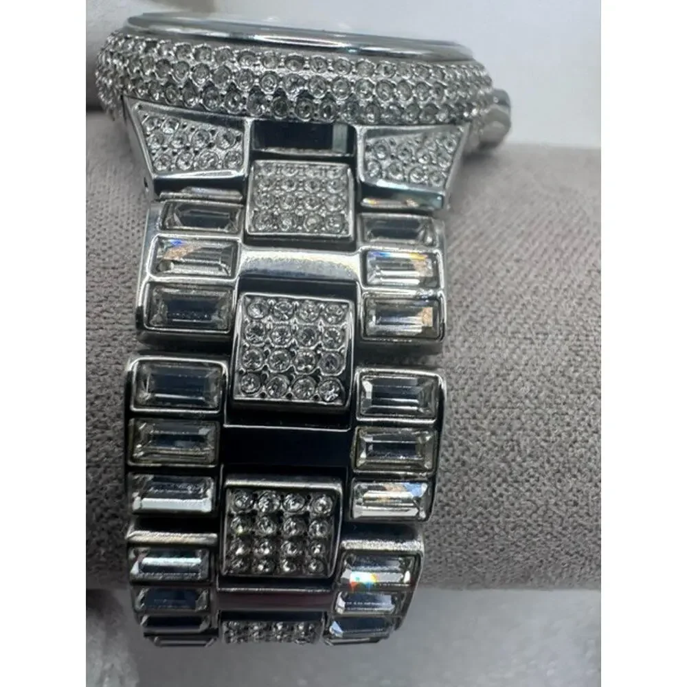 Michael Kors fashionable meters sleek