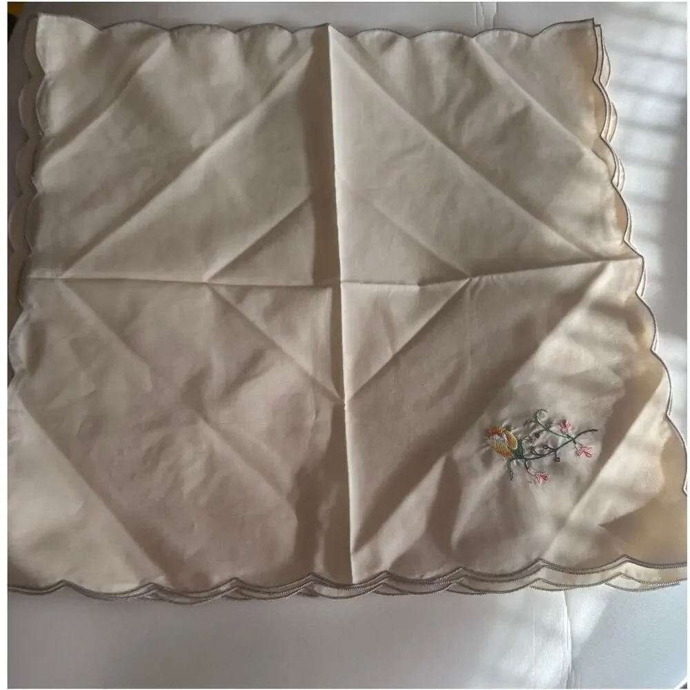 Unbranded entertaining trim